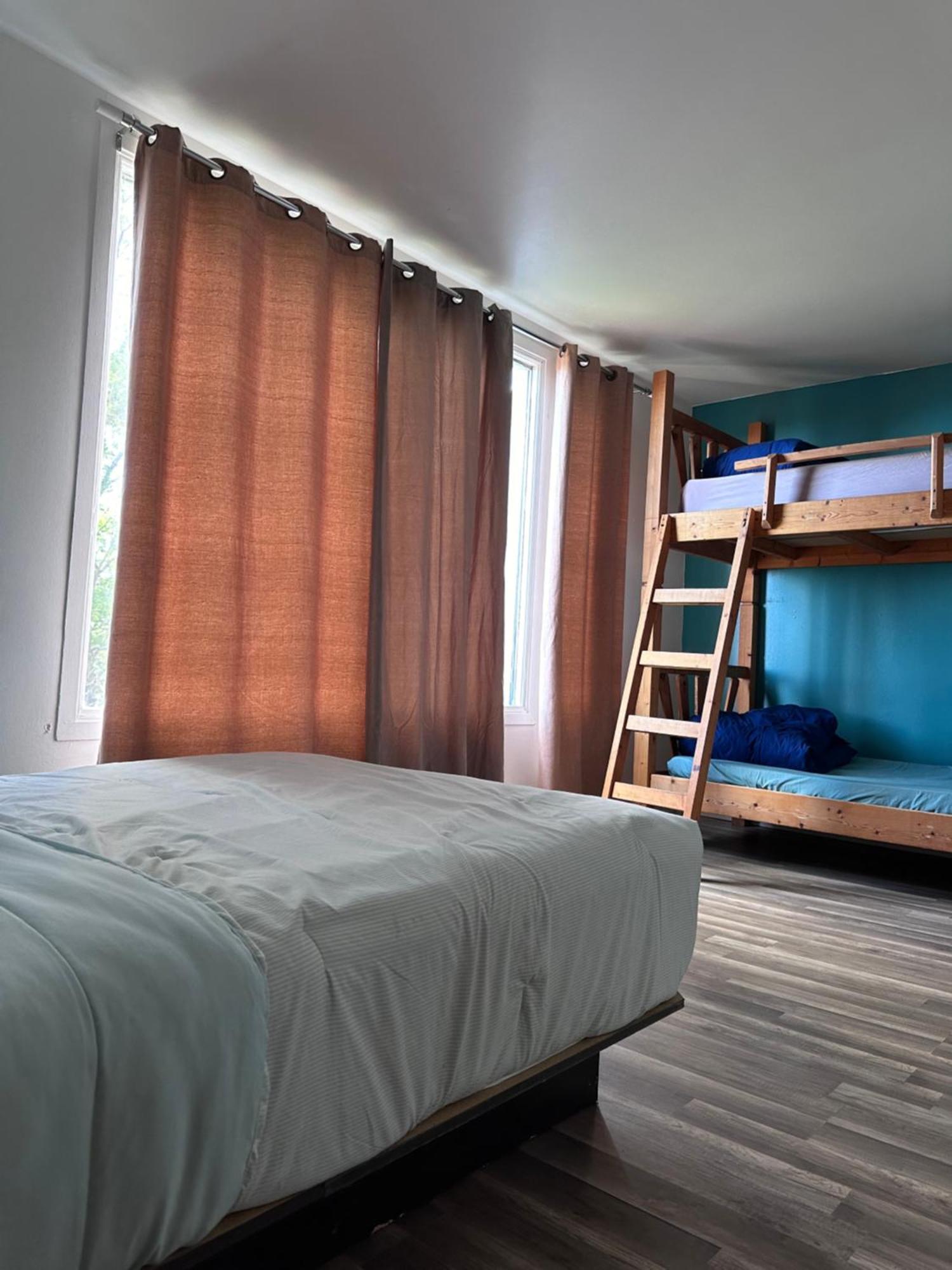 Le Carabobo Auberge Forillon แกสเป ภายนอก รูปภาพ